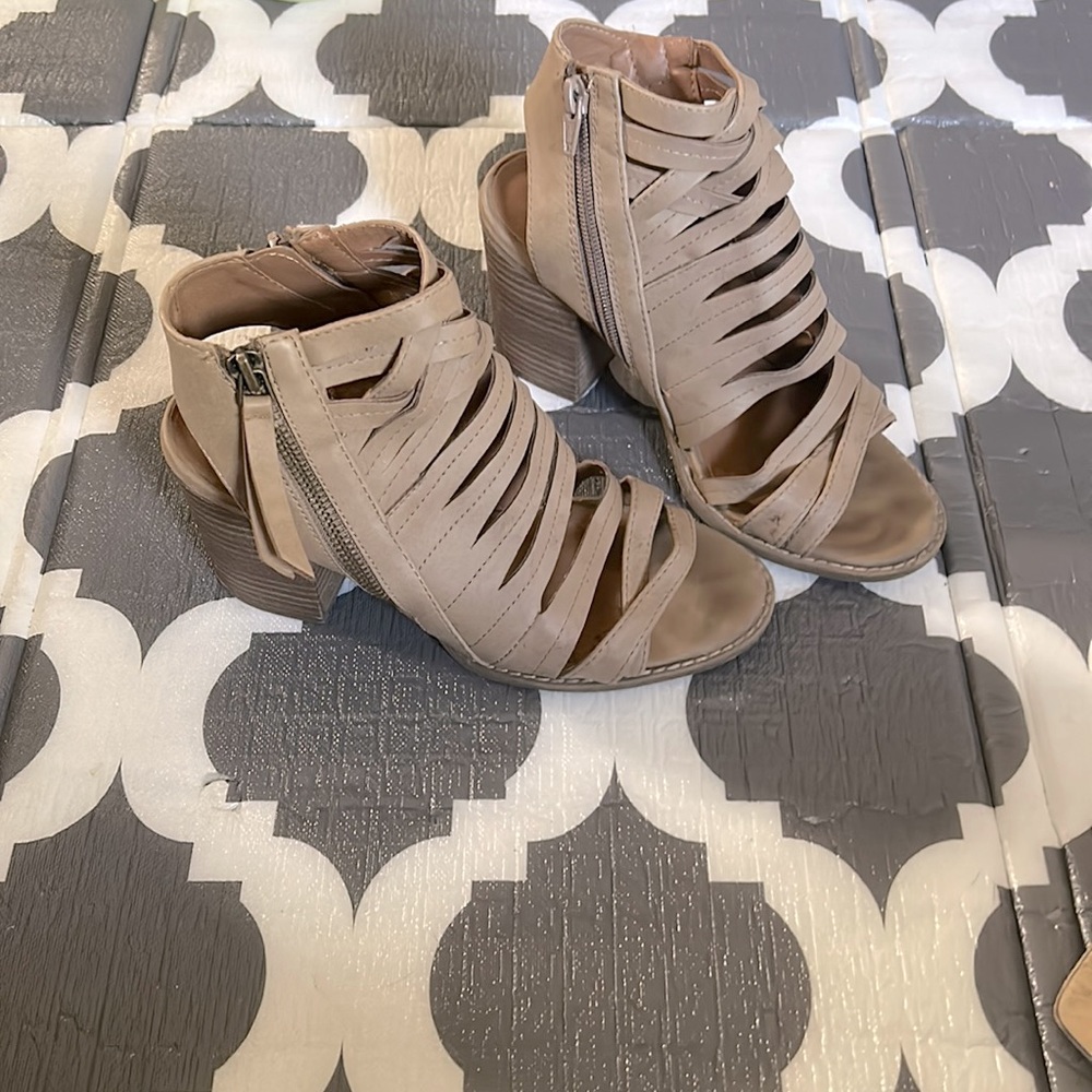 Tan heels